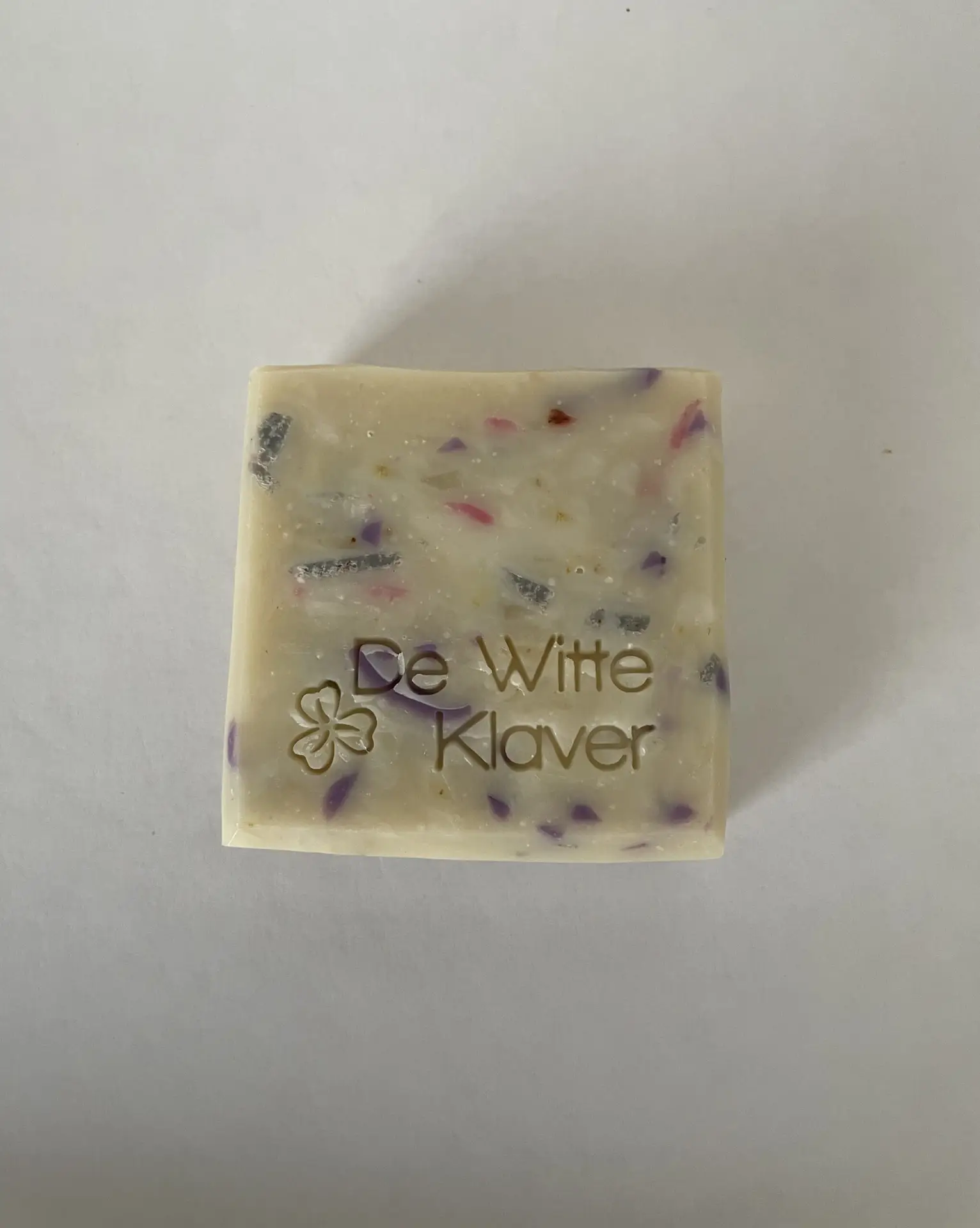 Klaverbont of Confetti hand/douche zeep
